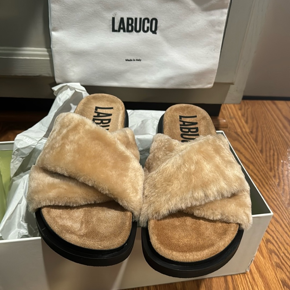 LABUCQ - MO Slide Camel Shearling - Size 39